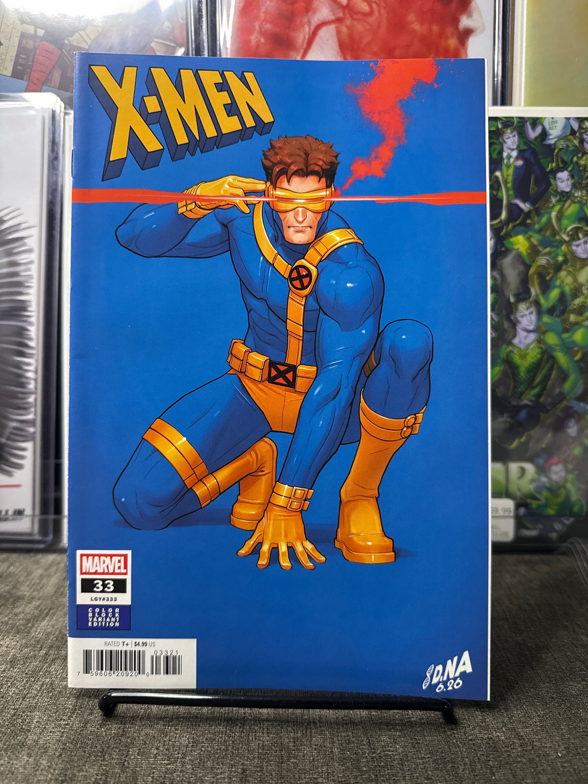 X-MEN #33 DAVID NAKAYAMA COLOR BLOCK BLUE VARIANT