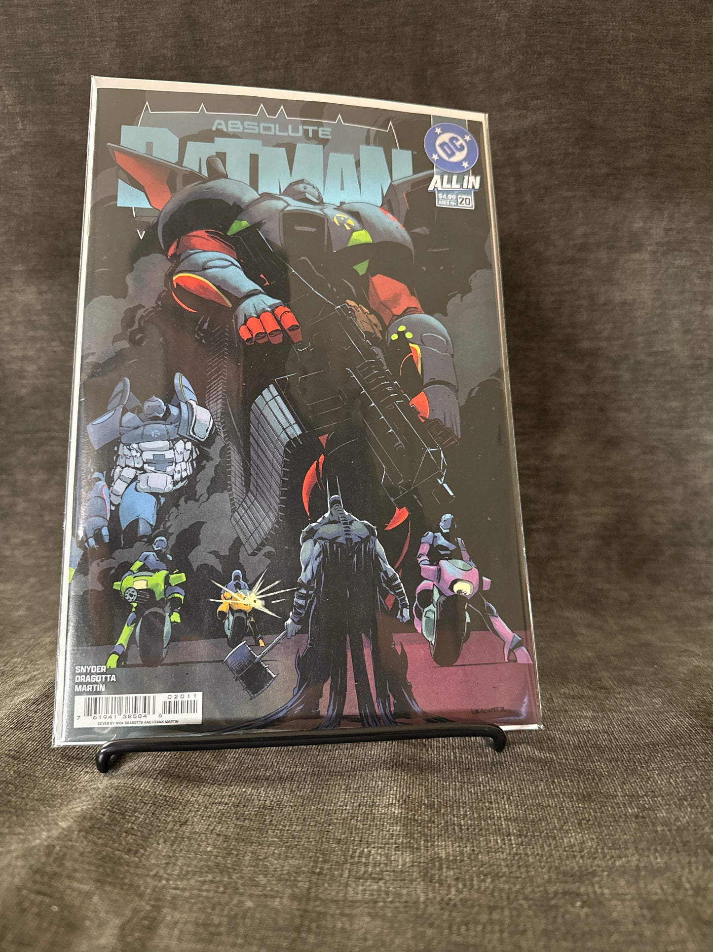 Absolute Batman #20 CVR A Nick Dragotta Robin Bots Variant