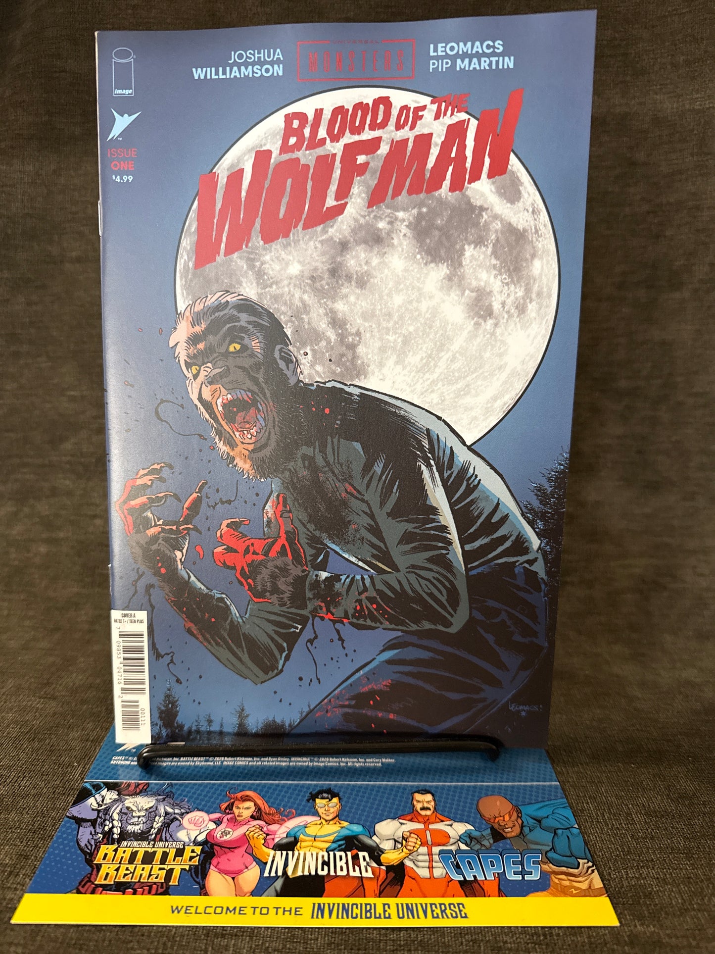 UNIVERSAL MONSTERS: BLOOD OF THE WOLF MAN #1 CVR A LEOMACS & PIP MARTIN